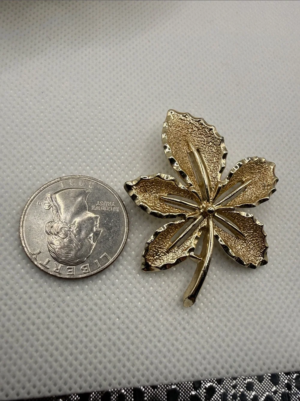 Vintage Sarah Cov Gold tone Flower Leaf Brooch Pin